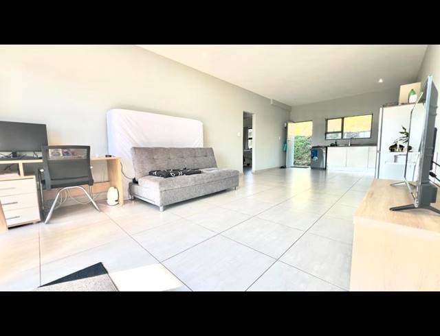 2 BEDROOM APARTMENT FOR SALE IN HILTON CENTRAL